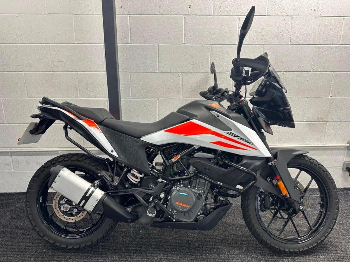 Ktm adventure 2024 390 white