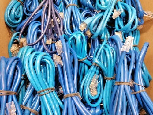 Lot of 65 LAN Cables Various Models and Colours - Used, Working, Scratched - Photo 6/9