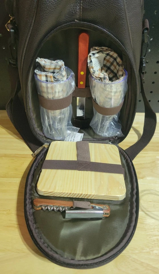 Picnic Plus Brava Wine & Cheese Set Holds 2 Bottles Thermal Insulated NWOT - Imagem 2 de 4