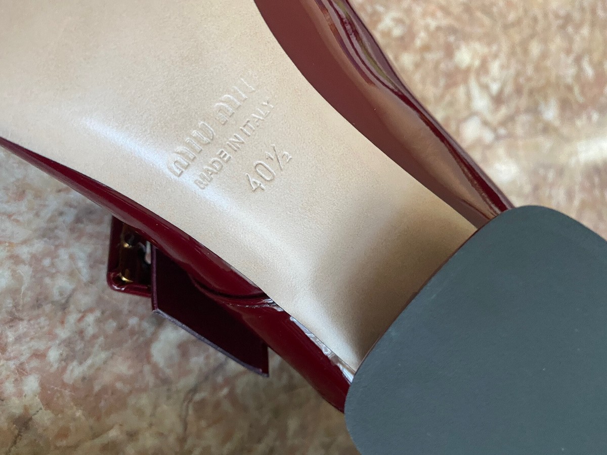 NEW MIU MIU Buckled Burgundy Patent Leather Pumps Size 40.5/US