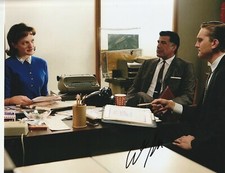 * ELISABETH MOSS * signed autographed 8x10 photo * MAD MEN * 1