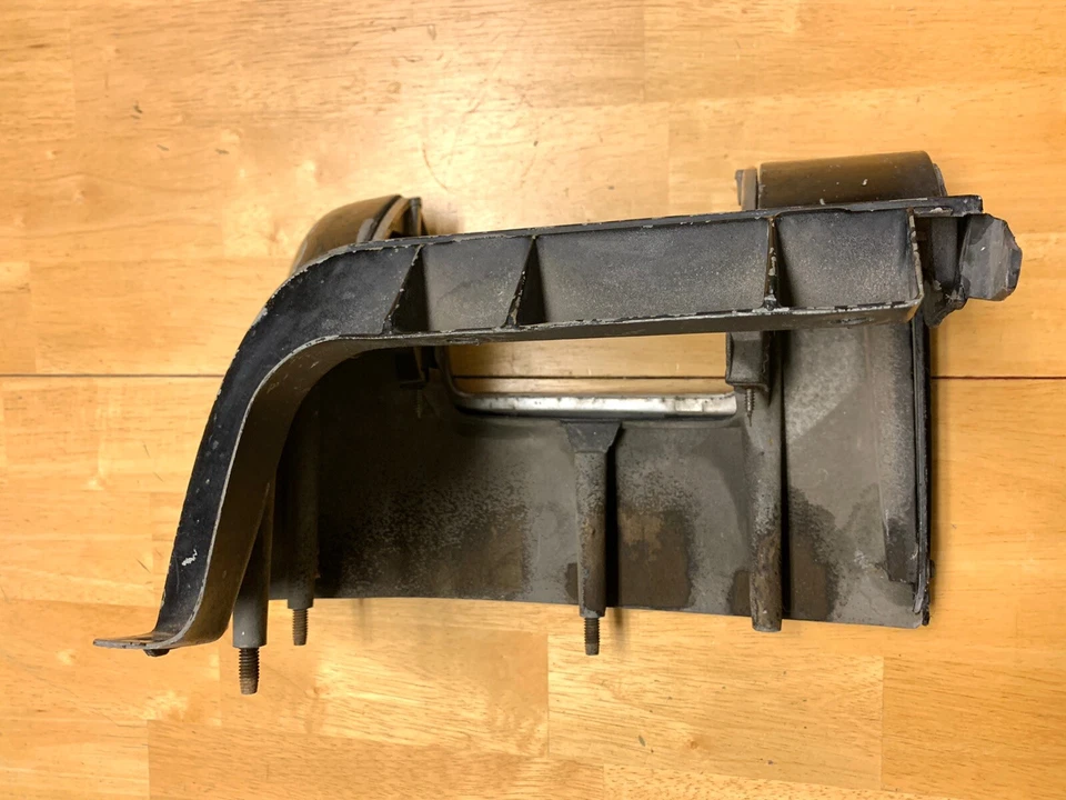 1972 Pontiac Bonneville Grandville LH Front Fender Extension Bezel GM OEM PMD - Image 4 of 4