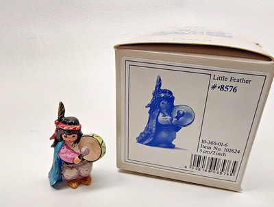 Goebel De Grazia Little Feather Village Miniature #8576 Figurine Box 2'' Tall