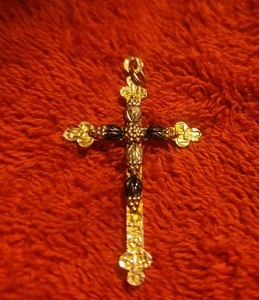 10k Solid Yellow Gold Black Hills Gold Cross Crucifix Pendant