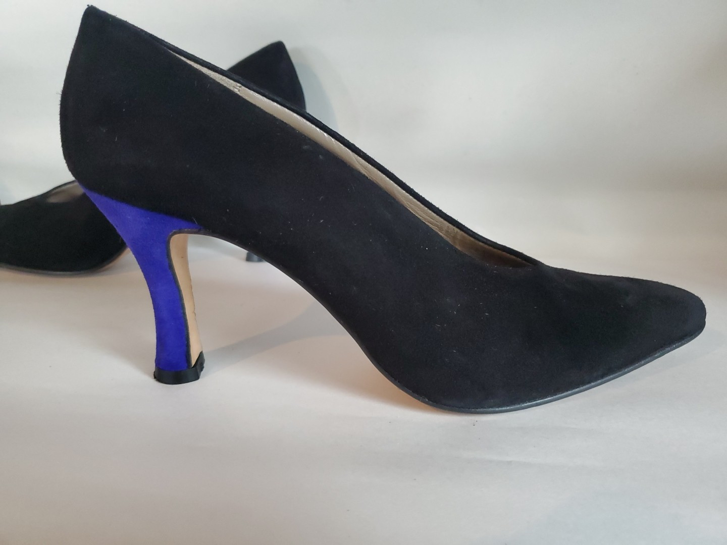 Vintage Paco Gil Suede Sz 8 B Royal Blue Black Pump High Heel Two Tone image 4