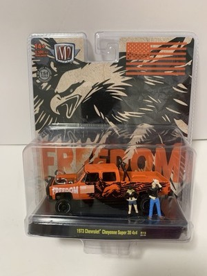 M2 Machines 1:64 R15 1973 Chevrolet Cheyenne Super 30 4x4 Model