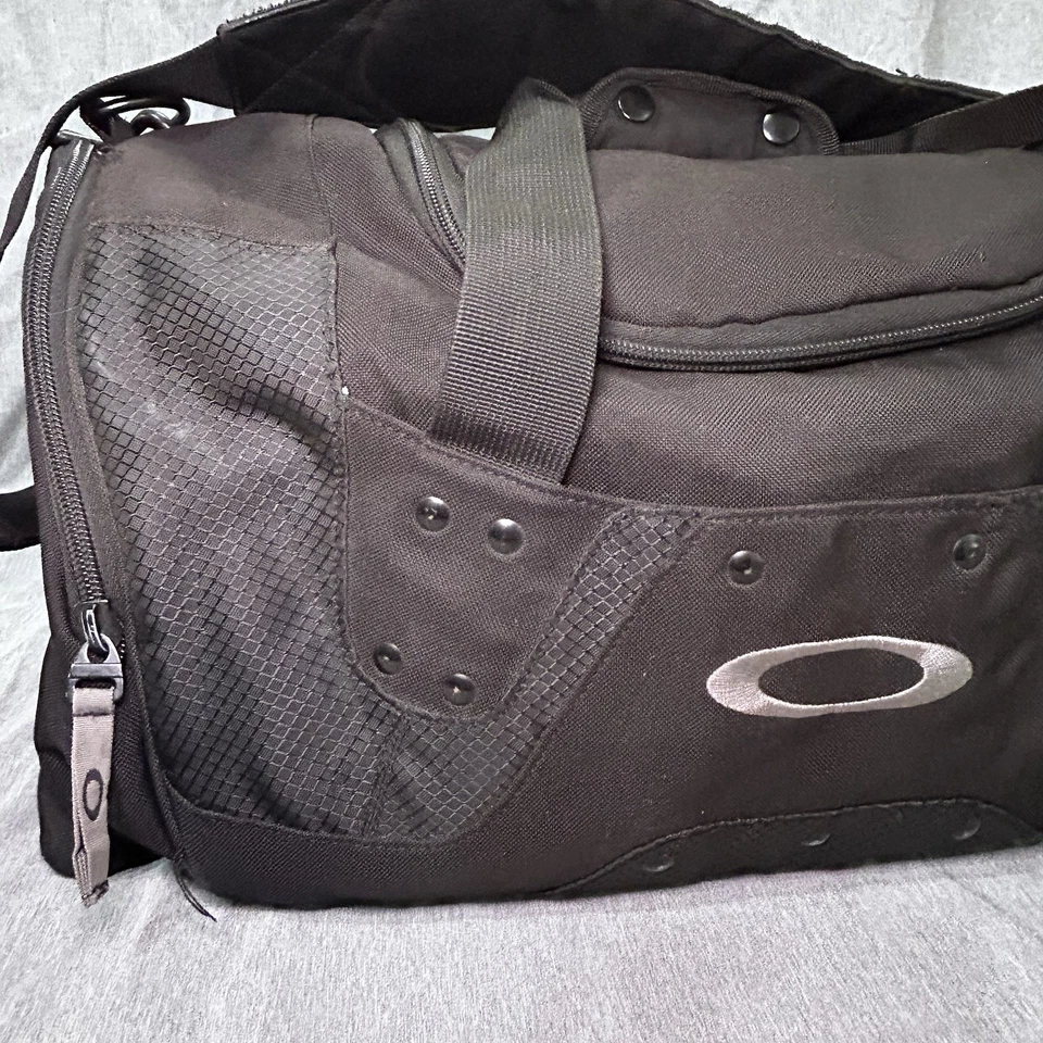 Vintage OAKLEY Duffle Bag Y2K Gym Weekender Luggage Crossbody Tote Embroidery - Image 2 of 4