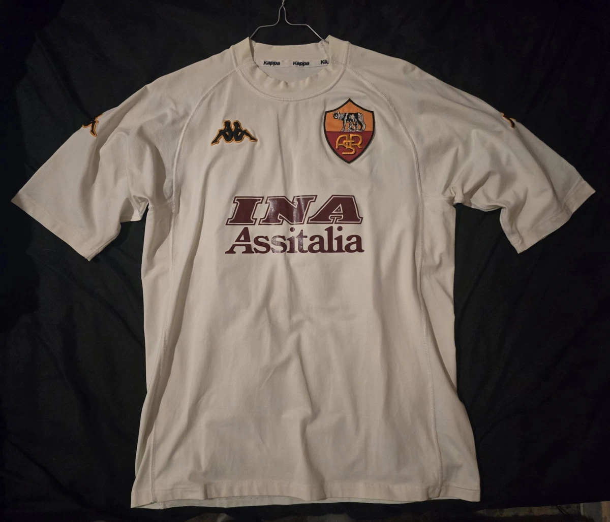 La nuova maglia da calcio esports della Roma lancia un trend tutto