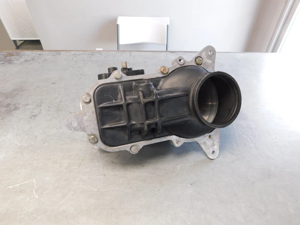 190E 300E 300CE 300SEL 300SE 300GE 260TE РАСПРЕДЕЛИТЕЛЬ ТОПЛИВА С КОРПУСОМ ДРОССЕЛЬНОЙ ЗАСЛОНКИ - Изображение 3 из 4