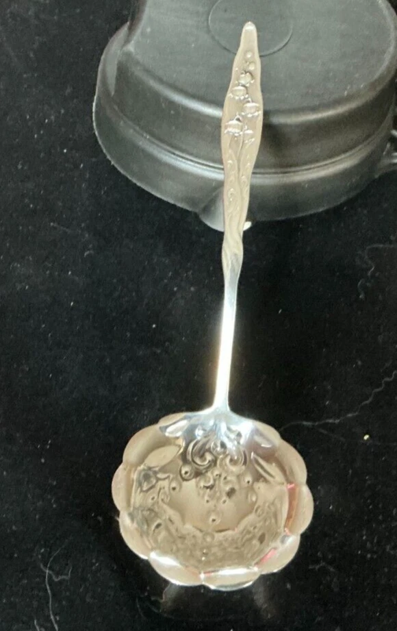 Whiting Manf Co Lirio del Valle Sterling 1885 Foto 2 de 4