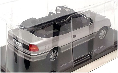Altaya 1/24 Scale Diecast NP31 - 1995 Opel Astra F Cabrio Bertone - Silver - Picture 3 of 5