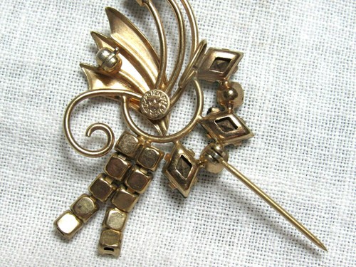 Vintage Signed DECURTIS Gold Filled Pin Pendant Green Clear Rhinestones Drops - Picture 4 of 7