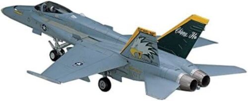 Hasegawa 1/72 US Navy F / A-18C Hornet D8 Plastic Model - Picture 2 of 5