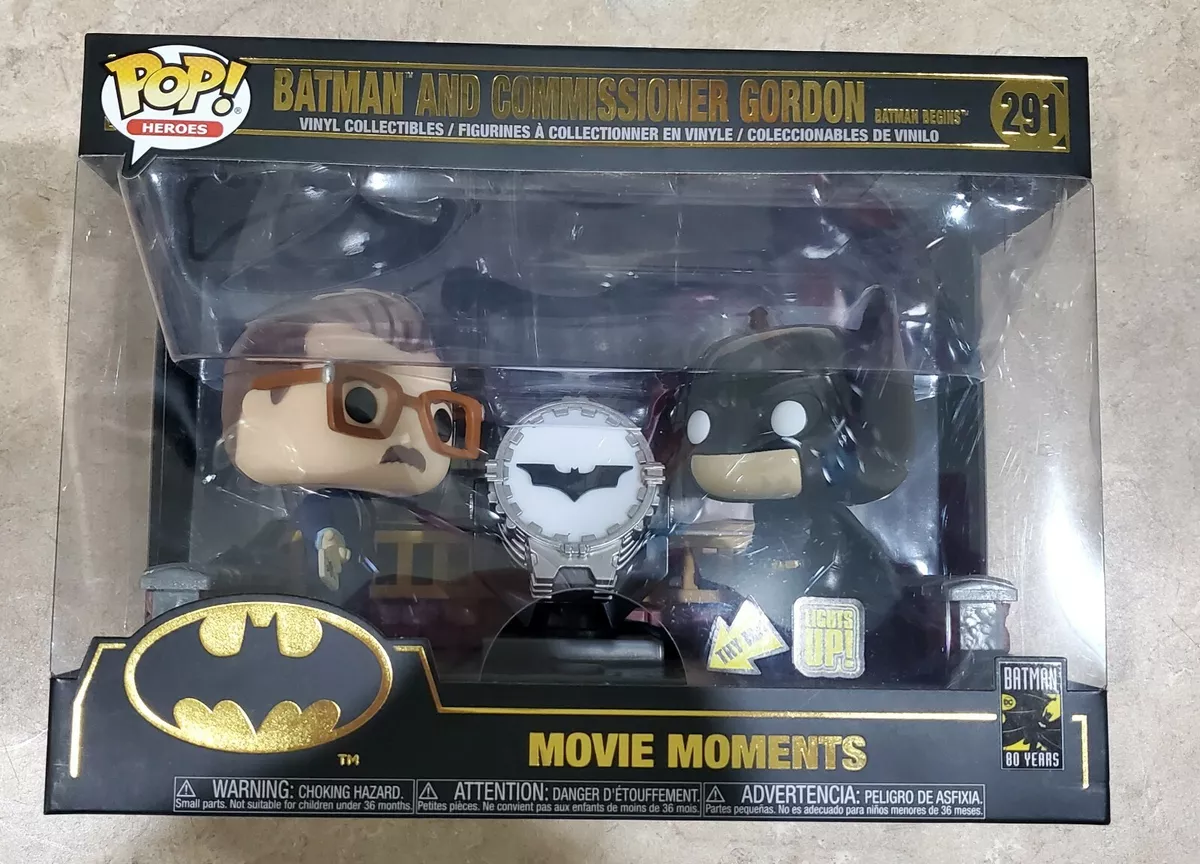 Funko Pop! Movie Moment: Batman 80th - Batman with Light Up Bat Signal