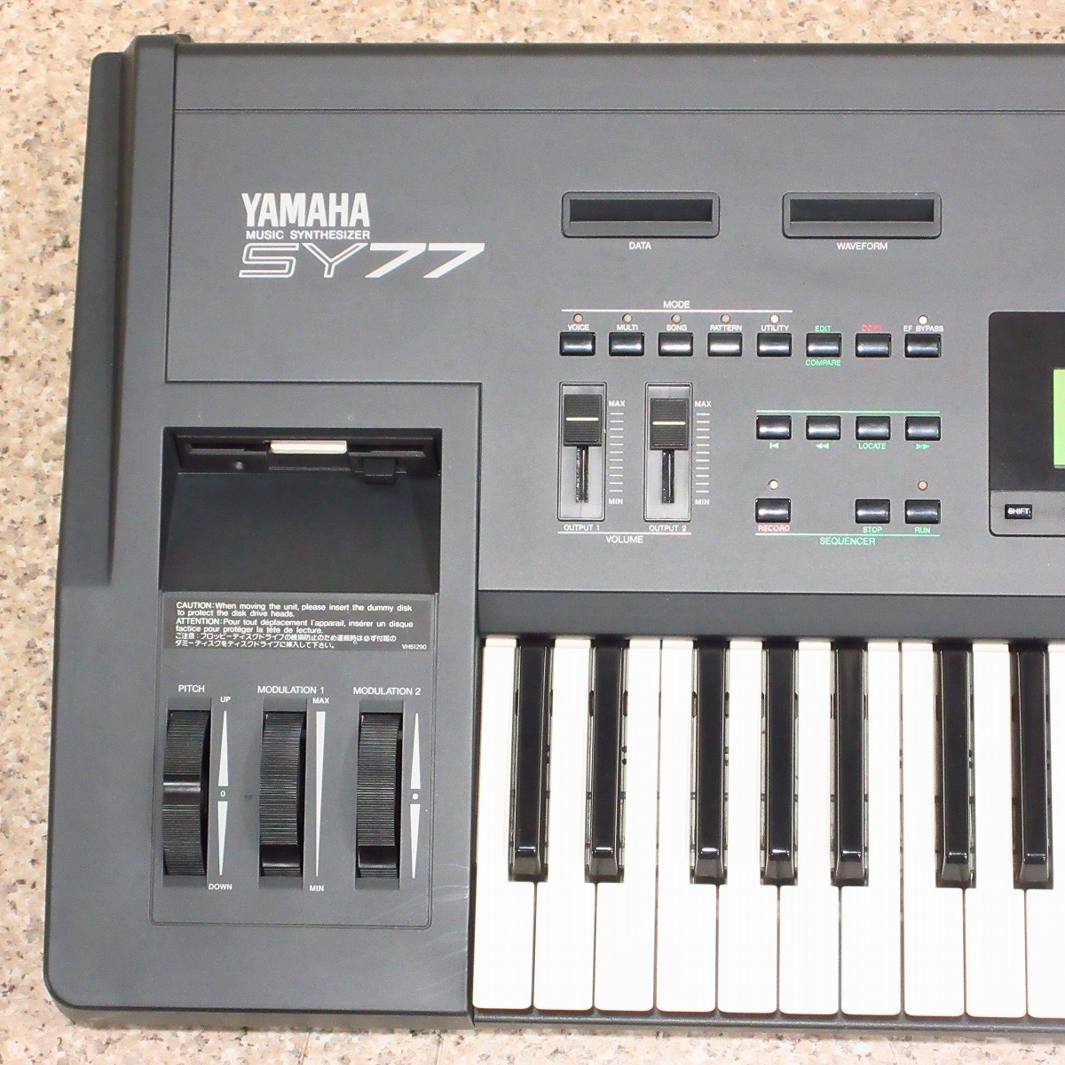 YAMAHA SY77 61-key Workstation Synthesizer Serviced w/ Hard Case