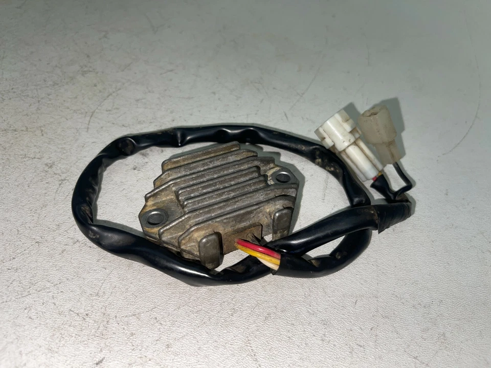 CONJUNTO REGULADOR RETIFICADOR 2005 YAMAHA WR250F - Imagem 4 de 4