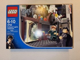 Rare Retired Lego Harry Potter Set 4752: Professor Lupin&rsquo;s Classroom
