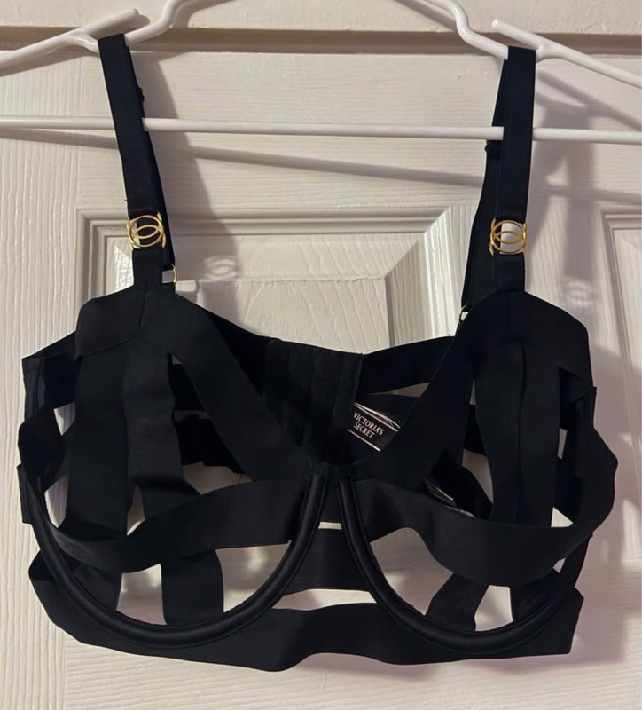 Victoria's Secret Very Sexy Strappy Unlined Balconet Bra (Size 34DD) NWOT