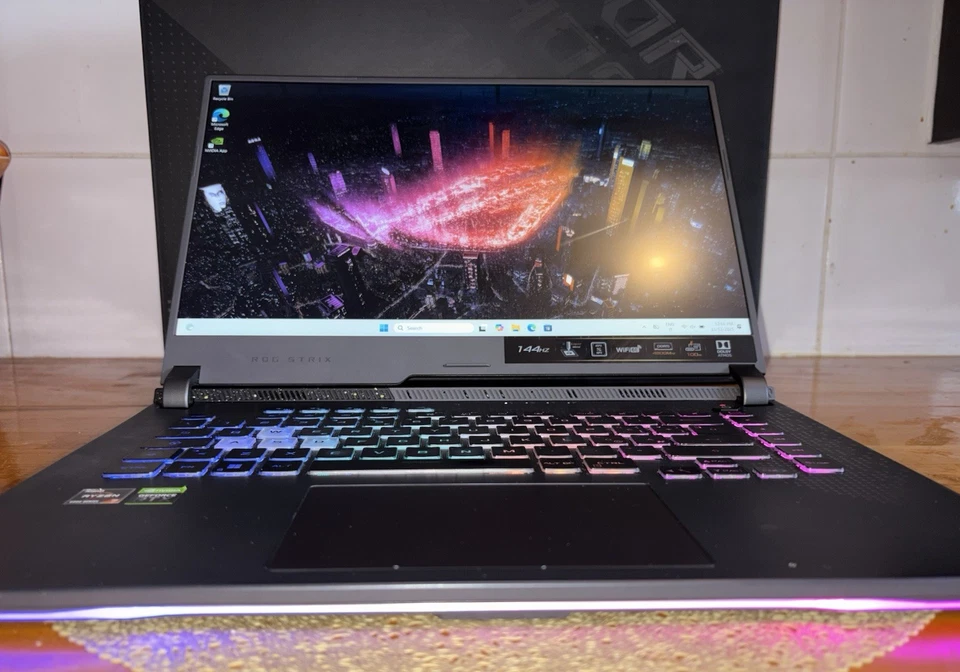 ASUS ROG STRIX G15 AMD Ryzen 7 6800H • 16GB DDR5 • 512GB SSD • RTX 3050 - Photo 2/4