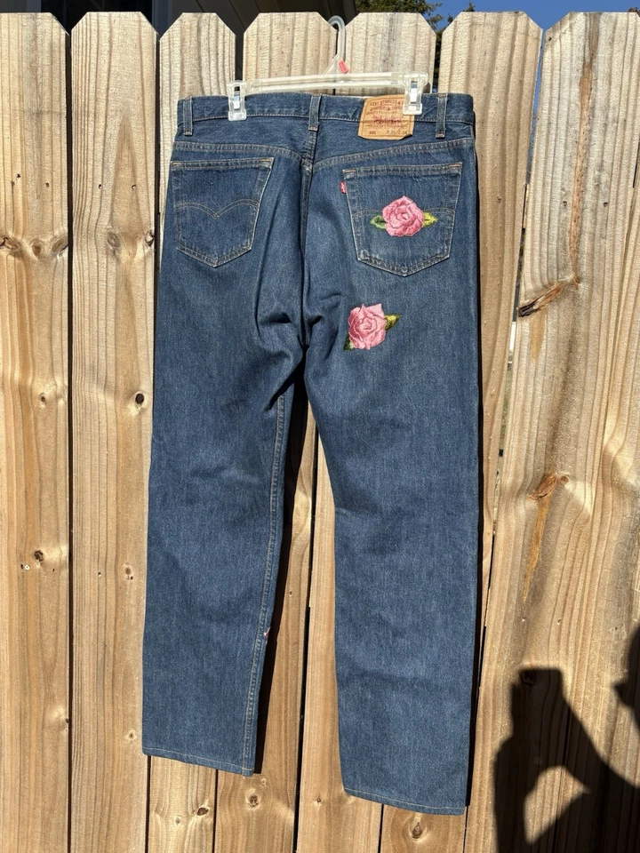 Jeans Levi's 501 Taper Personalizados Rosa Bordados Talla 36x34 Foto 3 de 4