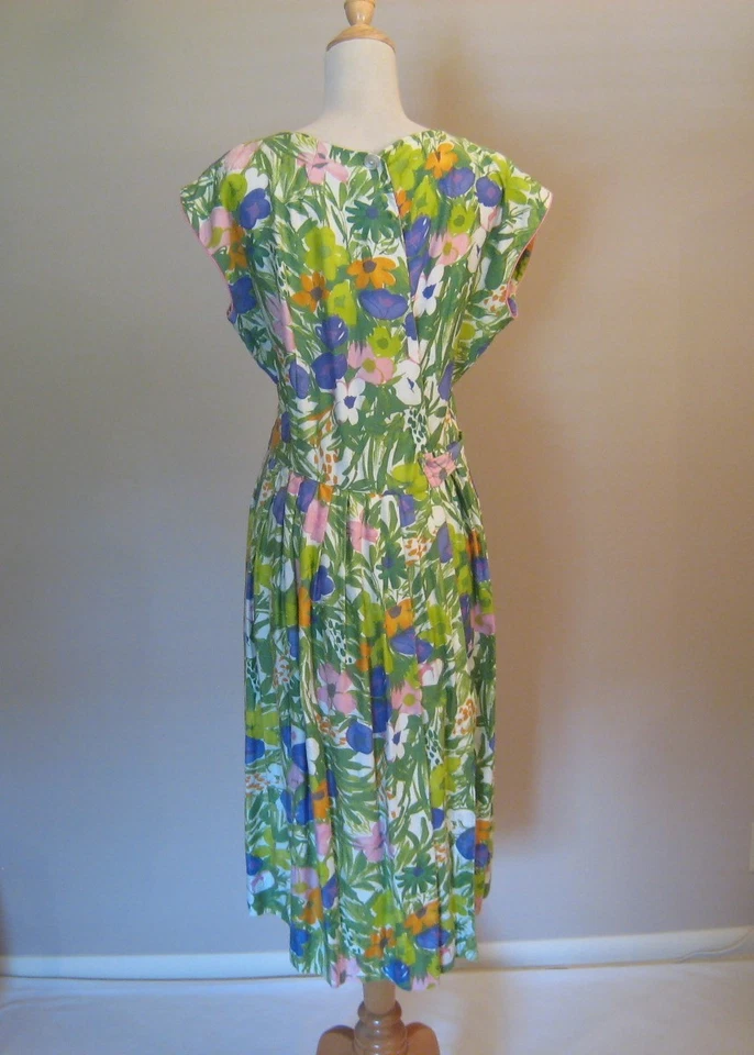 Vintage 1950s SWIRL Floral Print Cotton Wrap Dress - Image 2 of 4