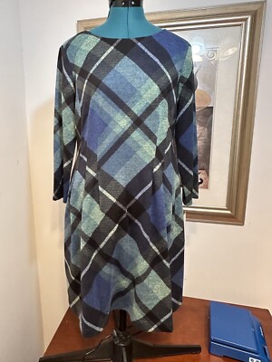 green emerald velvet dress Connected Apparel Split Tie Neck 3/4 Sleeves Solid Tiered Silhouette Crepe  Dress main image 1