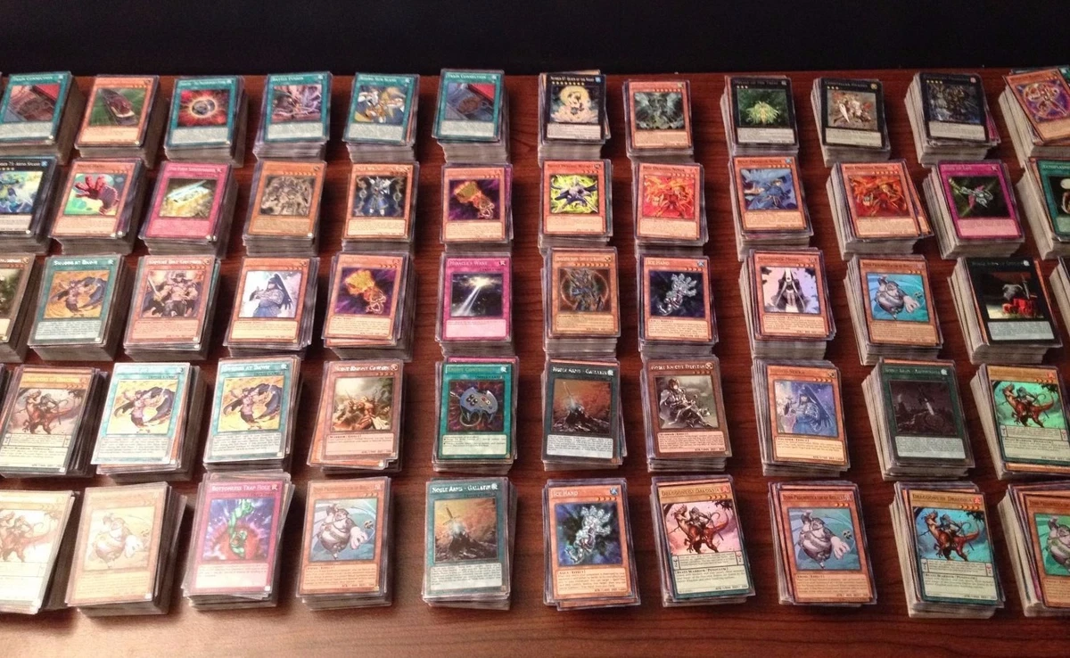 1000 YUGIOH CARDS ULTIMATE LOT YU-GI-OH! COLLECTION WITH 50 HOLO FOILS &  RARES!!