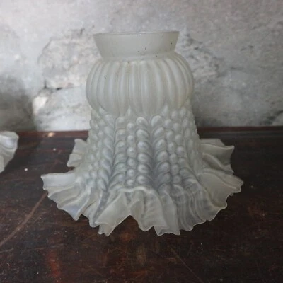 ancienne TULIPE GLOBE SUSPENSION EN VERRE pour lustre ou lampe 2 - Photo 1/4