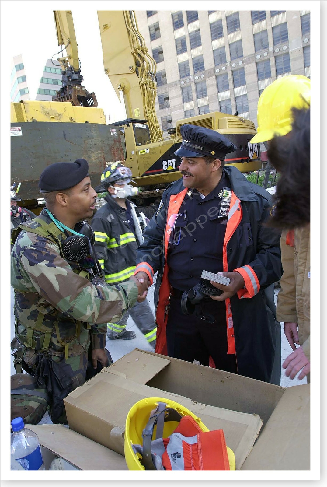Photo September 11th World Trade Center 9/11 NYPD And National Guardsman