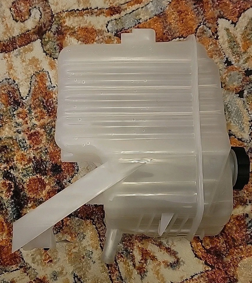 Depósito de refrigerante 603-008 para Chevrolet Silverado GMC Sierra 2500 HD 3500 HD Foto 2 de 2