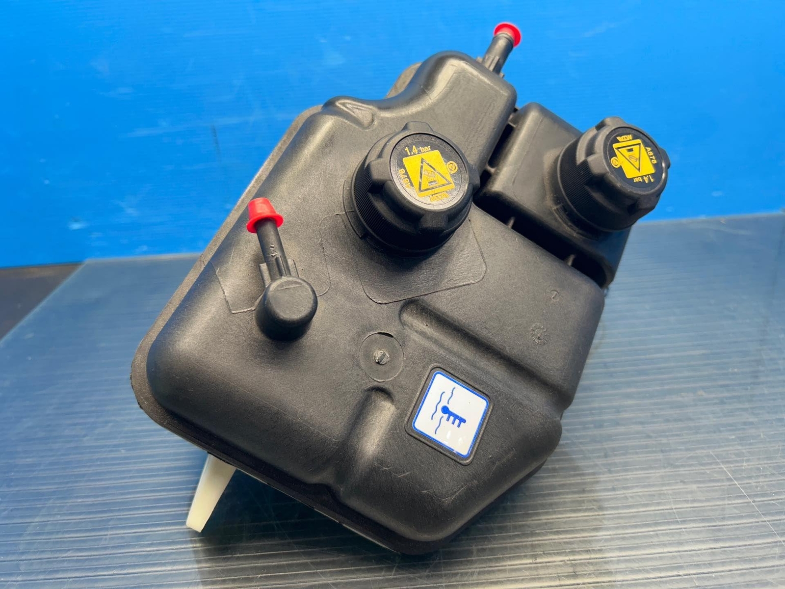 2014 - 2021 MASERATI GHIBLI M157 OEM 3.0L RADIATOR COOLANT RESERVOIR TANK BOTTLE