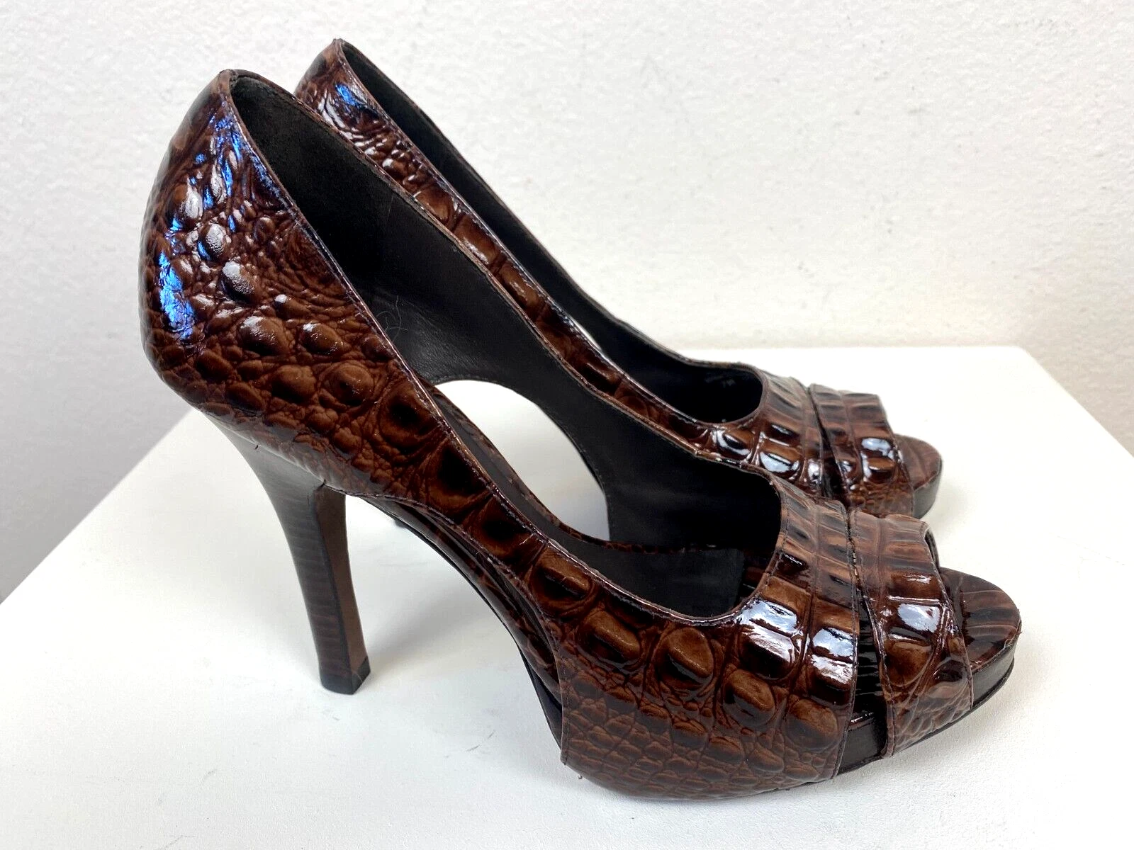 VETEMENTS Scarpe J. Vincent stiletto platform pompa 7M mogano punta aperta Biltmore finto serpente