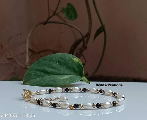 AA 3 mm Braccialetto Perla Bianca e Spinello Nero Regalo per Bambini - Foto 2 di 10