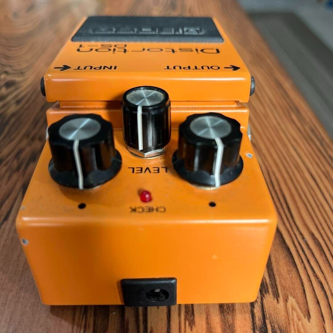BOSS DS-1 Distortion 1979 Model Vintage Early model Rare BOSS DS-1 Distortion 1979 Model Vintage Early model Rare