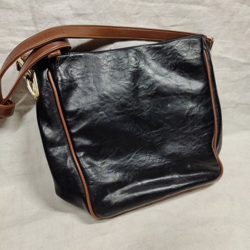 Capezio Black And Brown Leather Shoulder Bag Purse 10x11" - Picture 3 of 20
