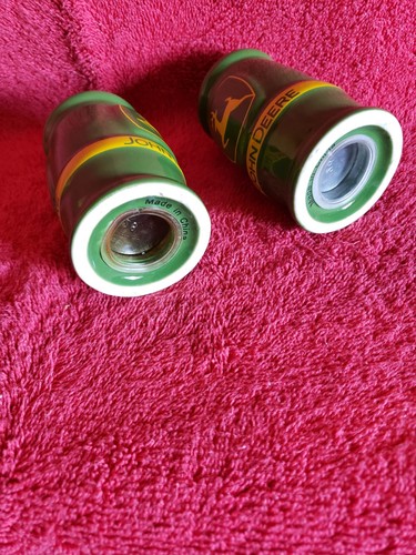 John Deere salt and pepper shakers - Picture 3 of 3