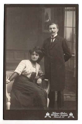 Photography Cabinet Pretty Couple - Kaiser Studio W. Metze - Bielefeld c. 1900