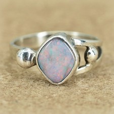 Size 6, vintage southwestern Sterling 925 silver handmade ring with opal