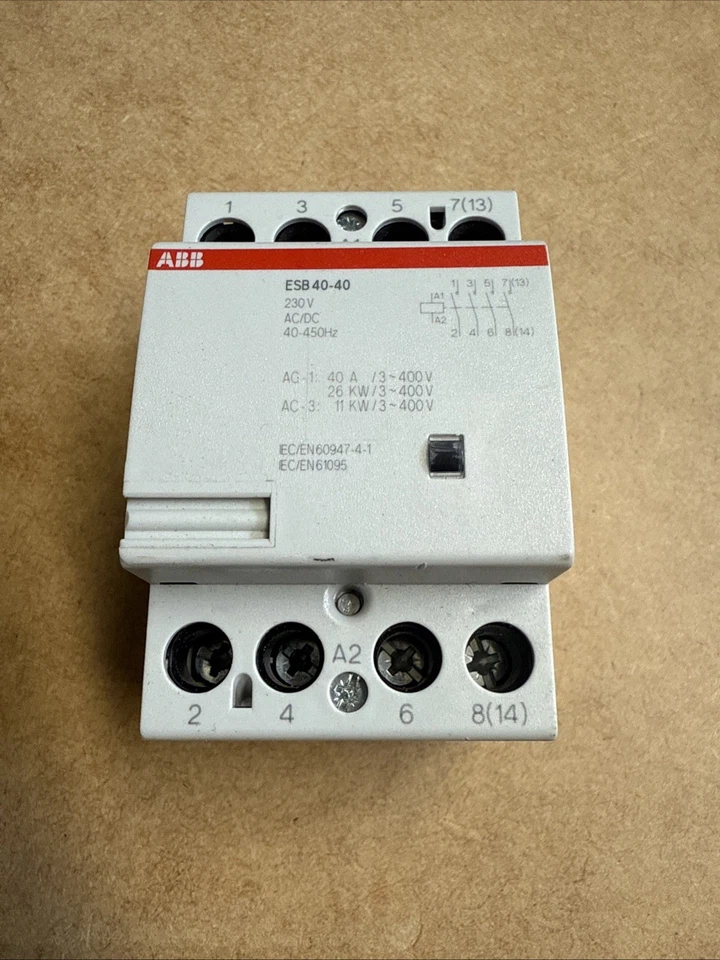 ABB ESB 40-40  4-pol., 230V AC/DC