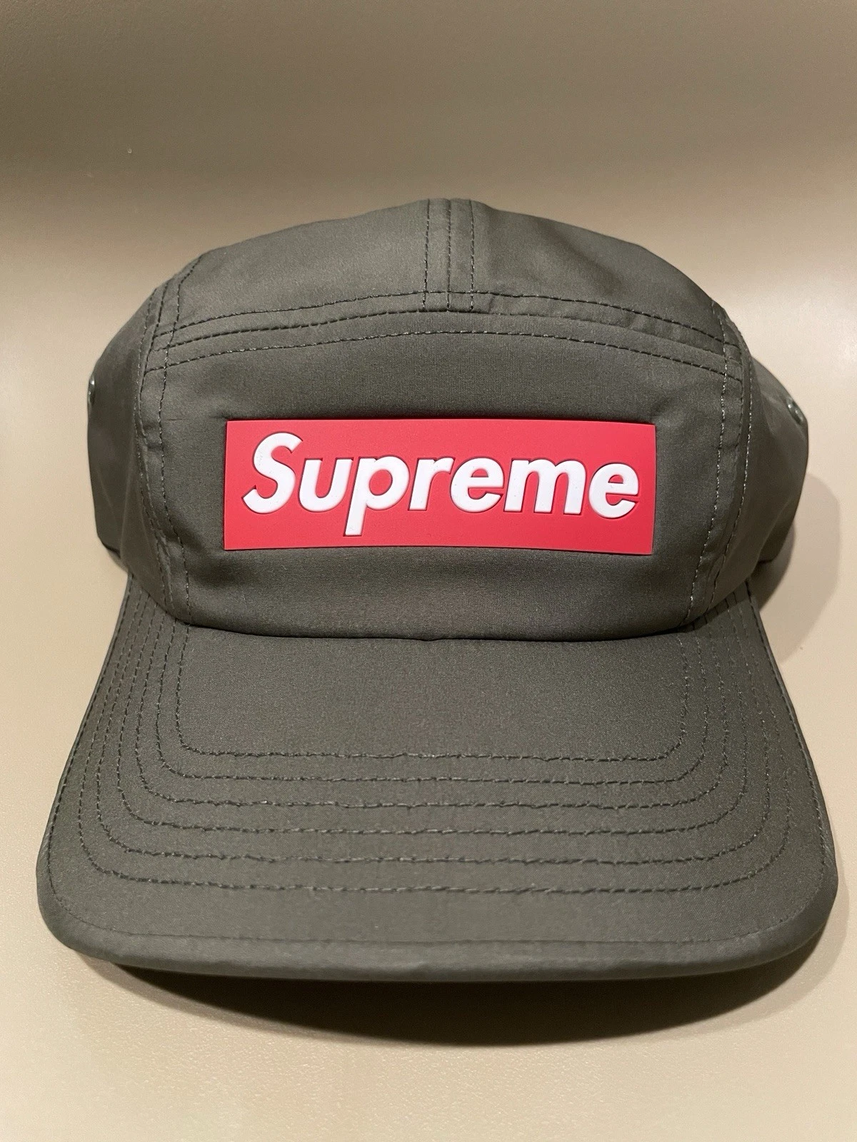 Casquette de camp logo encastré suprême   Olive (FW20) NEUVE