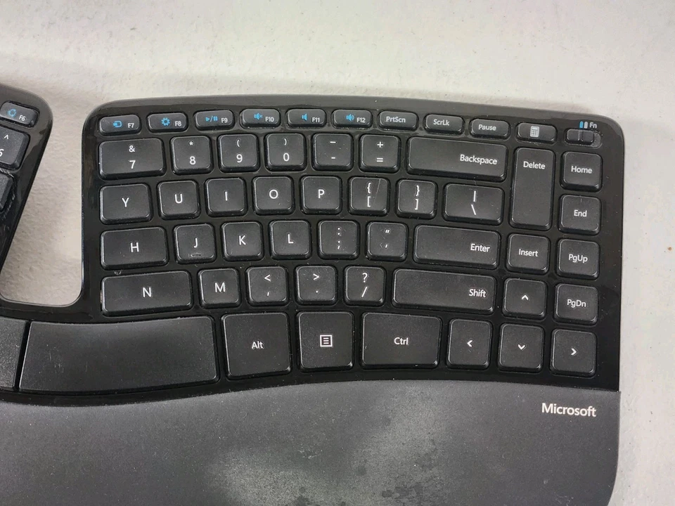Microsoft Sculpt Ergonomic Desktop Keyboard Surface Edition 1559 - With Dongle - Image 3 of 4