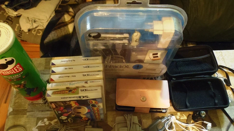 Nintendo DS collection (5x DS, 2 R4 Cards and 10x OVP Games - Bild 3 von 4