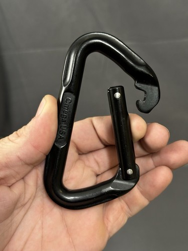OMEGA NON LOCKING BLACK D RING CARABINER KN 31, 0082