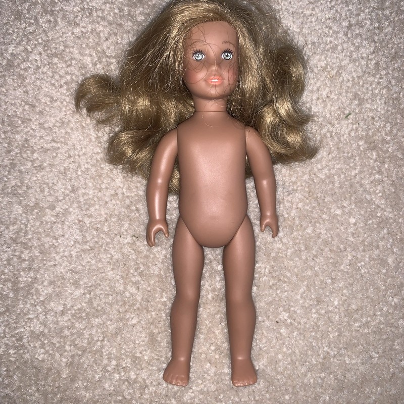 2016 American Girls 6.5” Doll Lea Clark 