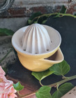 ANCIEN PRESSE CITRON FAIENCE BARBOTINE CITRON