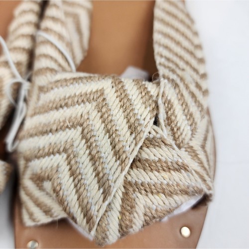 Universal Thread Beige Tan Women's Knotted Sandals Slipons 927 Cotton Sz 7.5 New - Picture 3 of 6