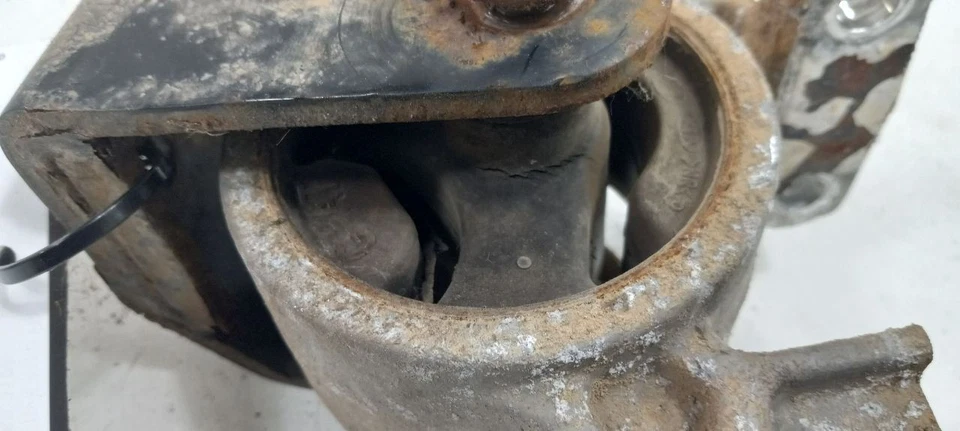 Montaje motor delantero Hyundai Accent 2006 2007 2008 2009 2010 2011 Foto 3 de 3