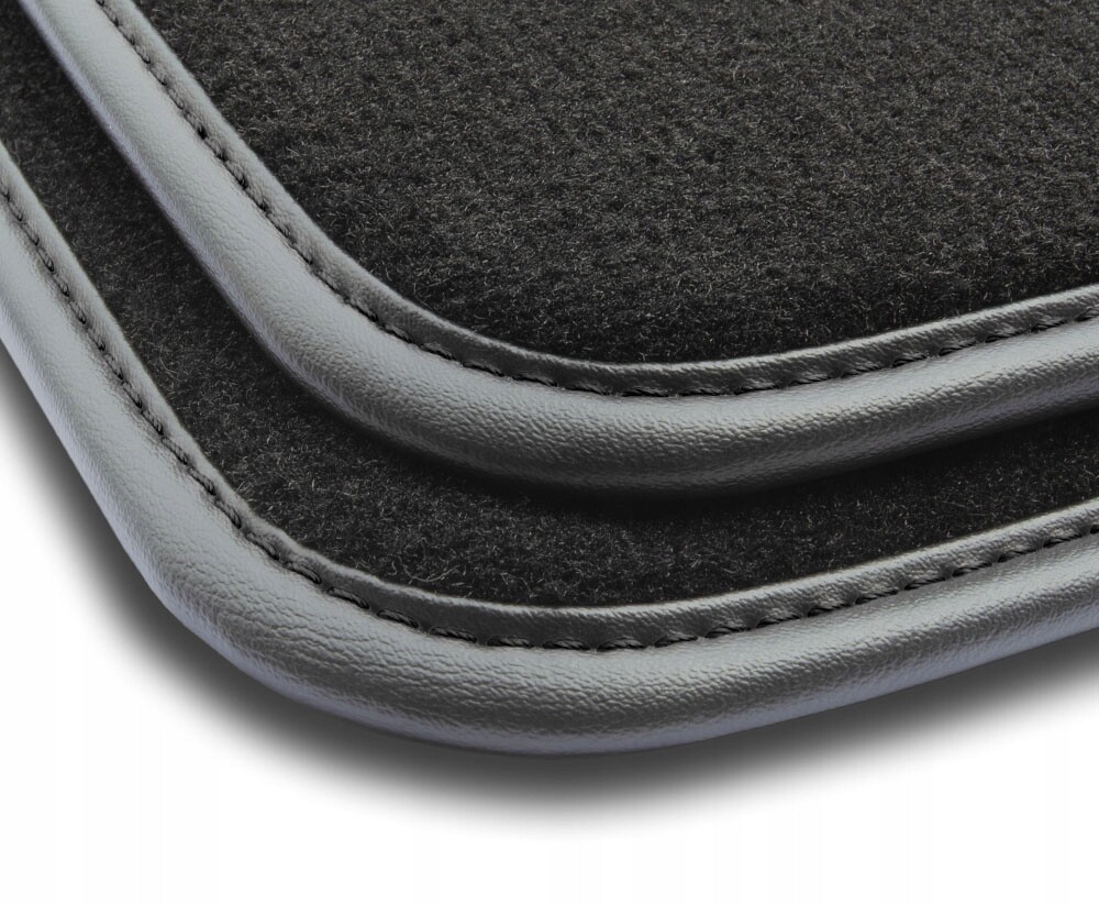 Tapis de sol Toyota Yaris Cross : dites adieu à l'usure de la moquette d'origine