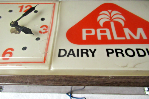 Vintage Wall Clock Palm Dairy Products Milk Cheese Rectangular Wall Clock 18x10" - Picture 3 of 13