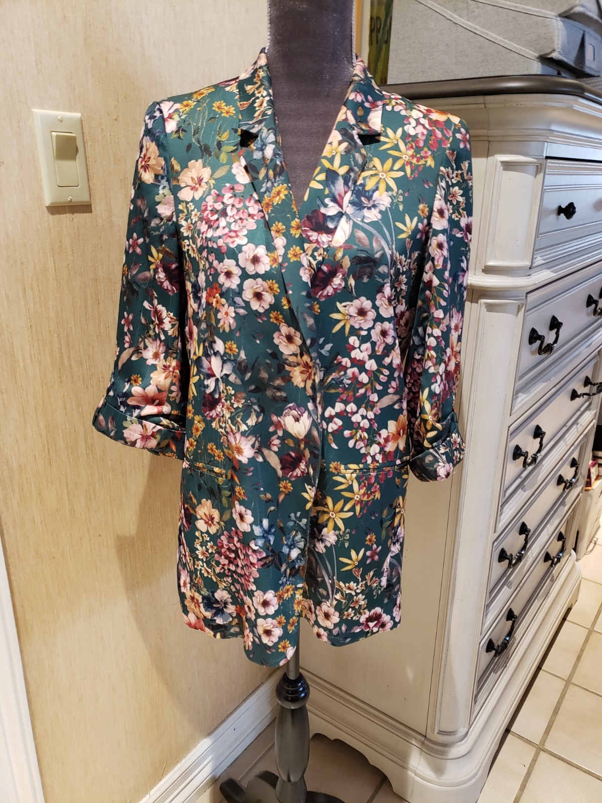 ZARA BASIC COLLECTION BEAUTIFUL GREEN FLORAL JACK… - image 1